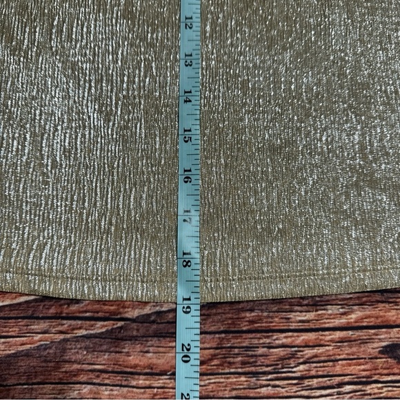 Gold V-Neck Tank Top - Picture 5 of 6